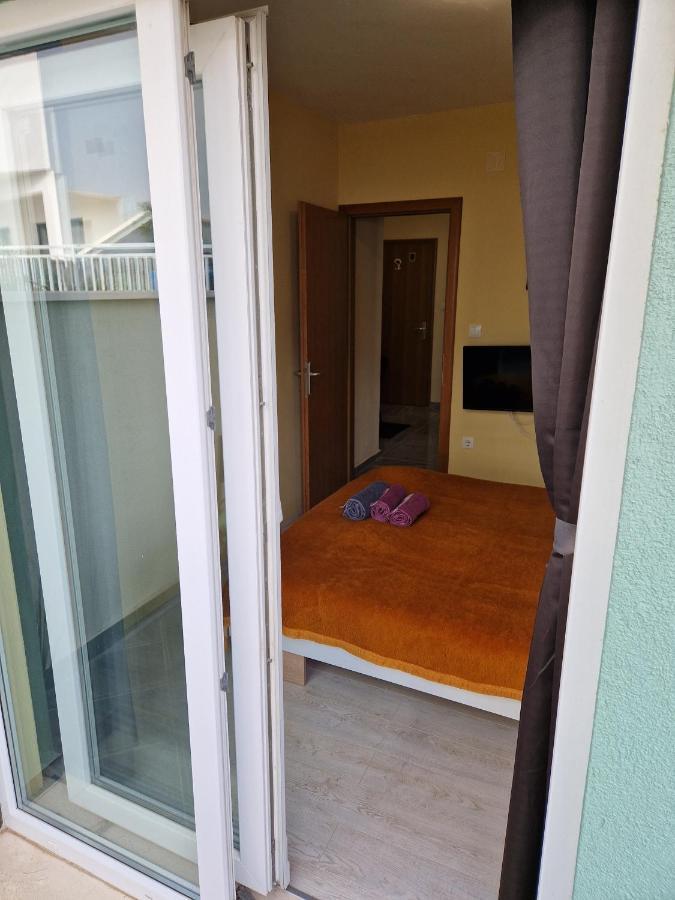 Apartments Ivano Klek Bagian luar foto