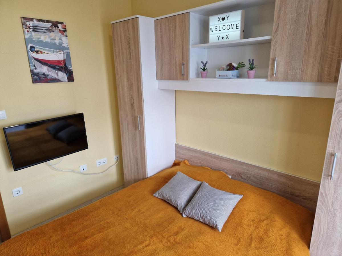 Apartments Ivano Klek Bagian luar foto